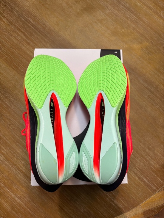 Nike ZoomX Vaporfly 4 - size 10D - new